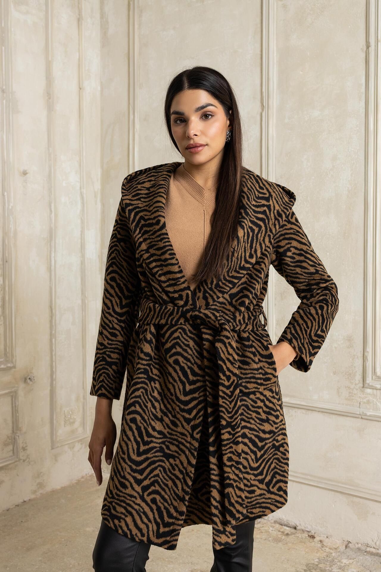 Open Παλτό με τσέπες και κουκούλα ζεβρέ