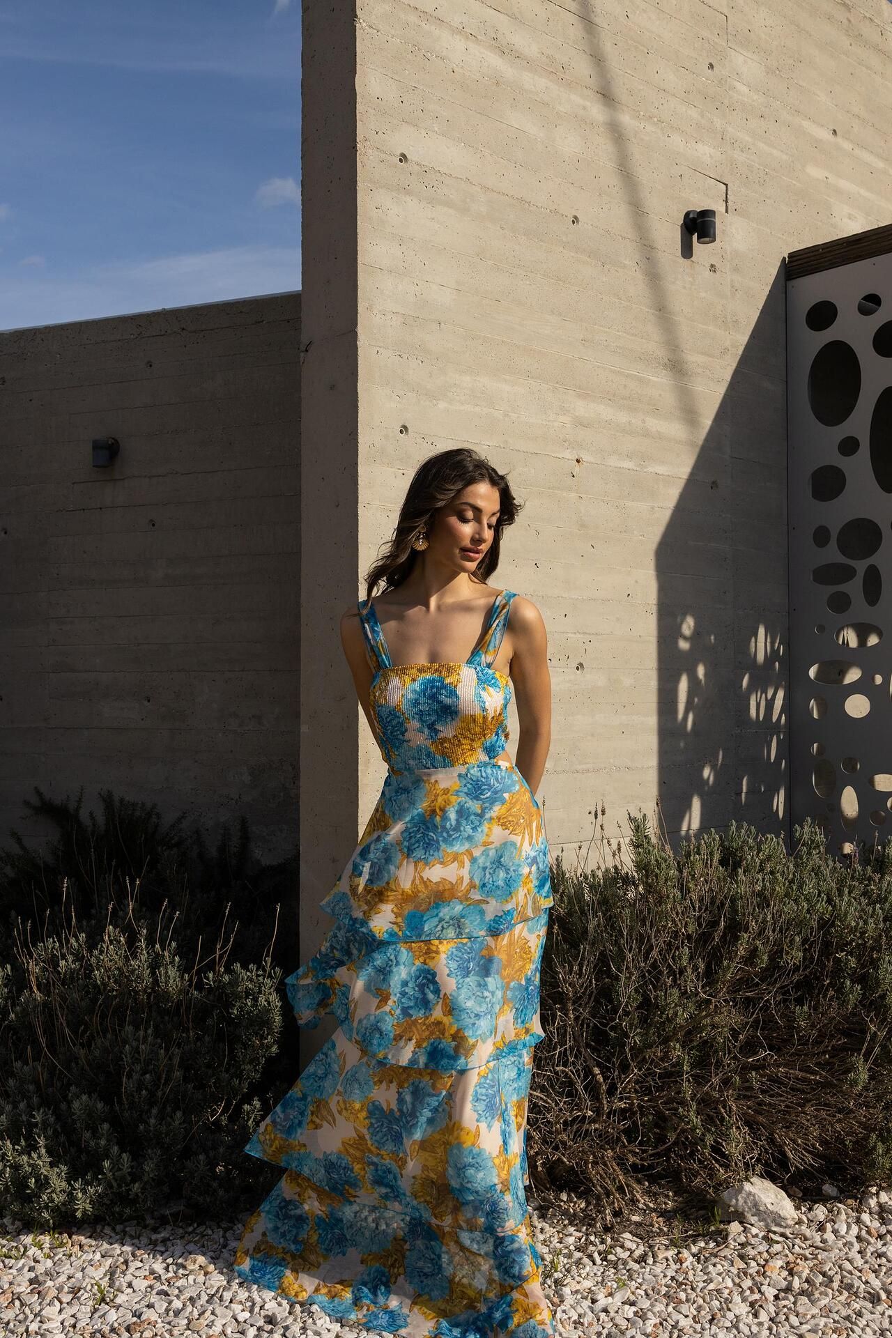 Open Φόρεμα με παγιέτα στο μπούστο και βολάν μπεζ