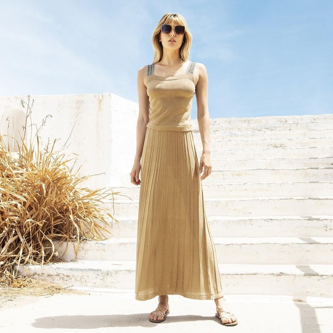 Mπλούζα αμάνικη lurex με σχέδιο στην τιράντα