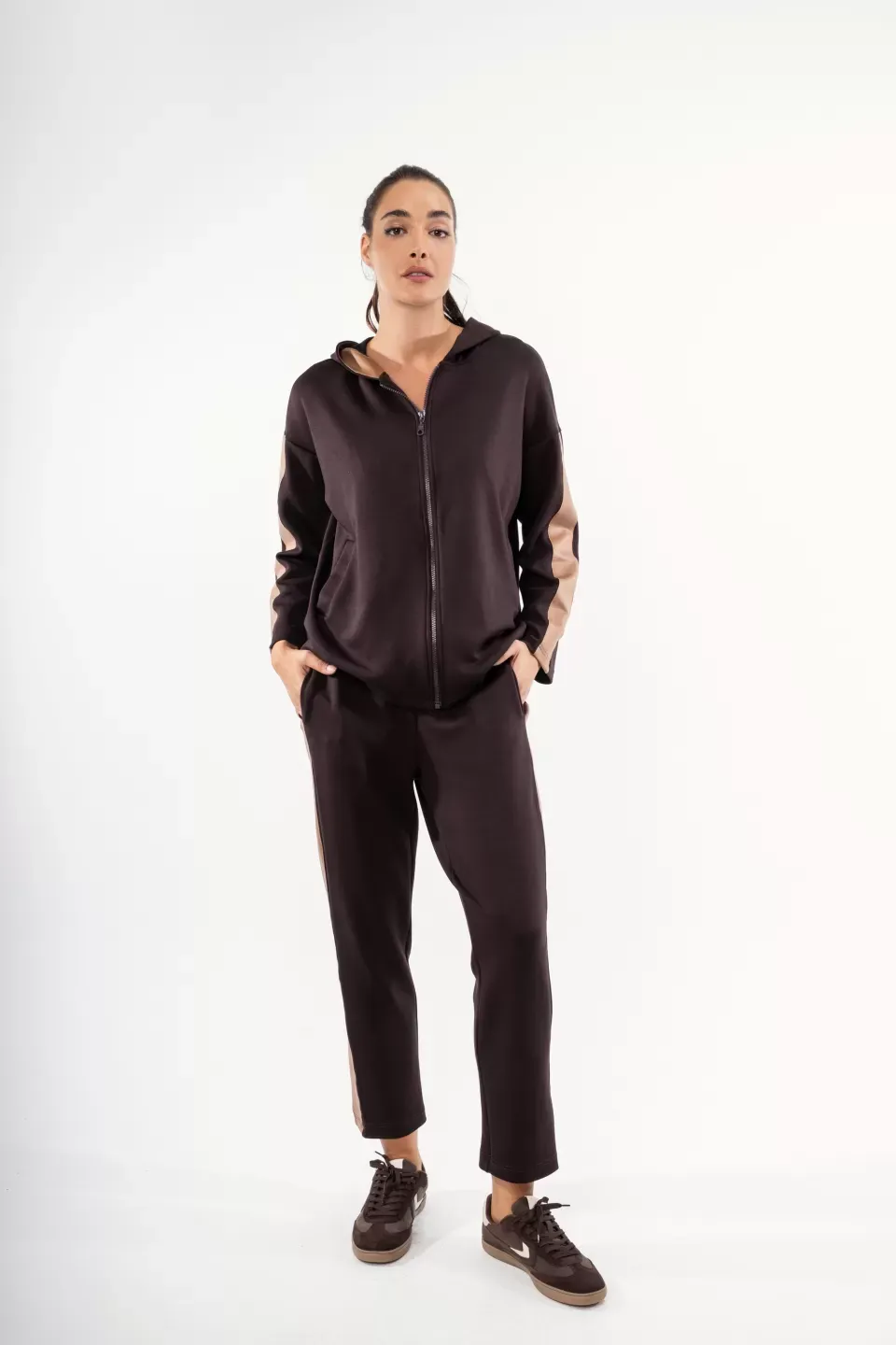 OPEN Σετ Φούτερ-Ζακέτα με Κουκούλα και Παντελόνι Άνετο με Χρυσή Λεπτομέρεια | Καφέ