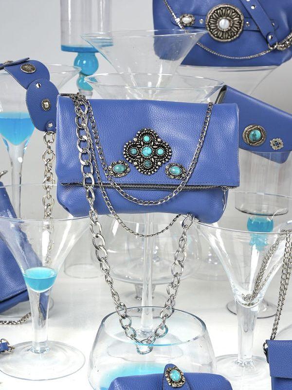 Lavita Δερμάτινη χειροποίητη τσάντα με μεταλλικά αξεσουάρ.