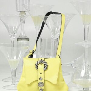 Lavita Δερμάτινη χειροποίητη τσάντα με μεταλλικά αξεσουάρ.