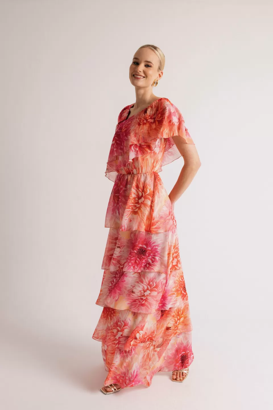 Open Φόρεμα maxi εμπριμέ με επίπεδα και φραμπαλά φούξια