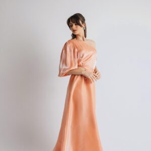 Open Φόρεμα μονόχρωμο με άνοιγμα στη μέση και έναν ώμο ροδακινί