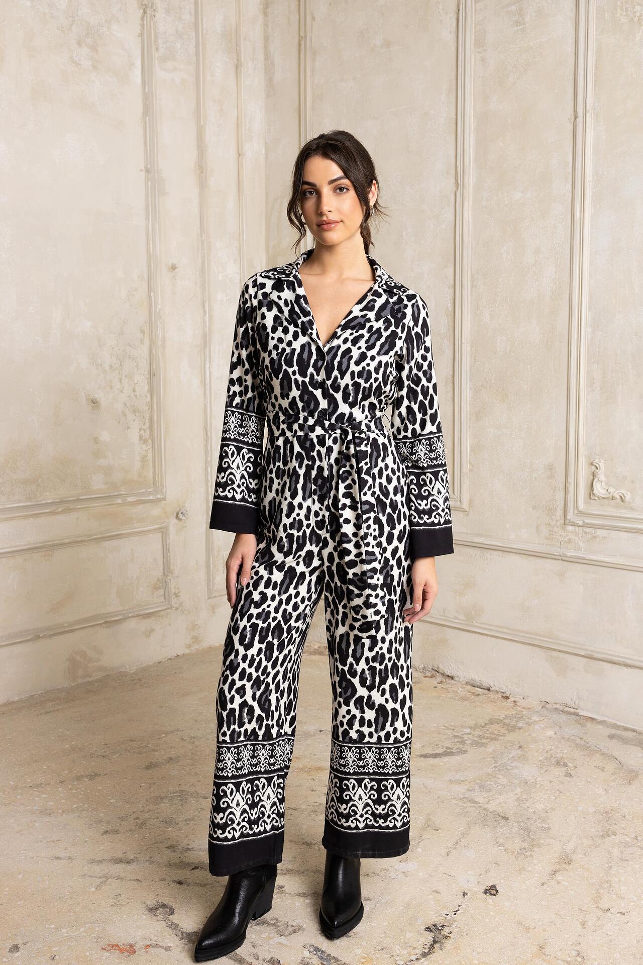 Open Φόρμα ολόσωμη εμπριμέ με κουμπιά και ζώνη