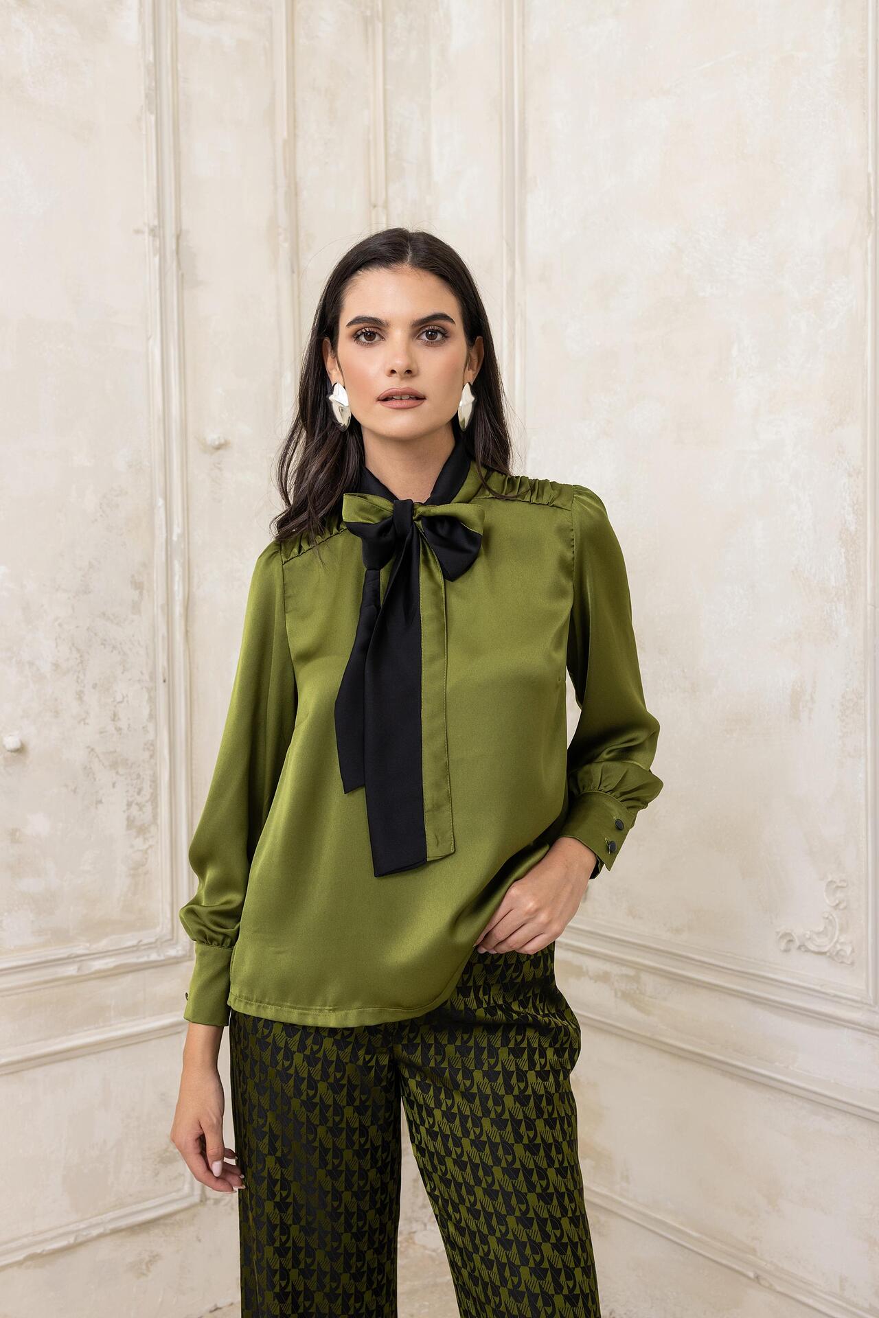 Open Πουκαμίσα σατέν με φιόγκο στον λαιμό