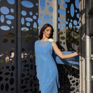 Open Τουνίκ με ενσωματωμένο λευκό λουλούδι γαλάζια