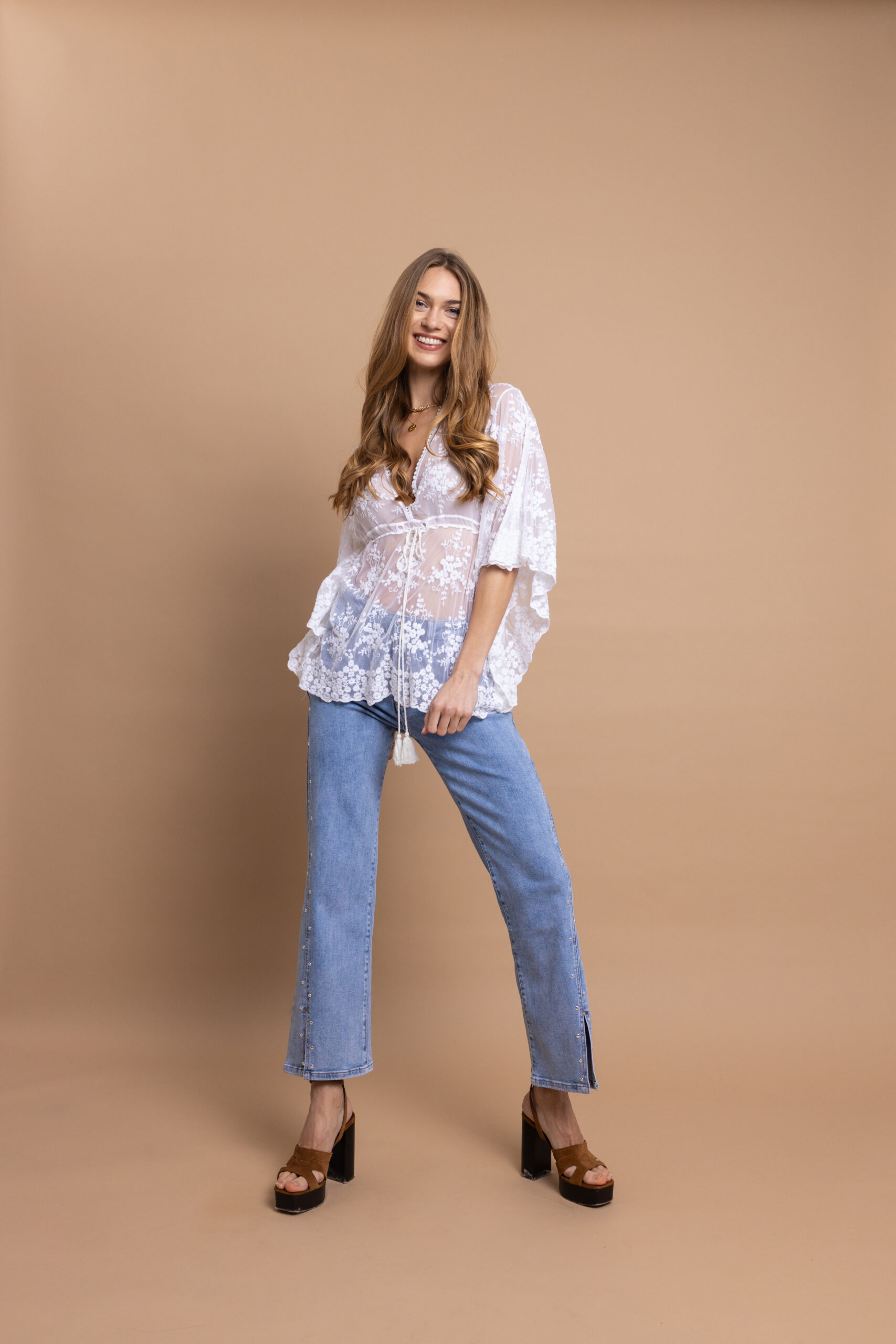 Open Τζιν Παντελόνι με Τρουκς στο Πλάι και Διακριτικό Άνοιγμα