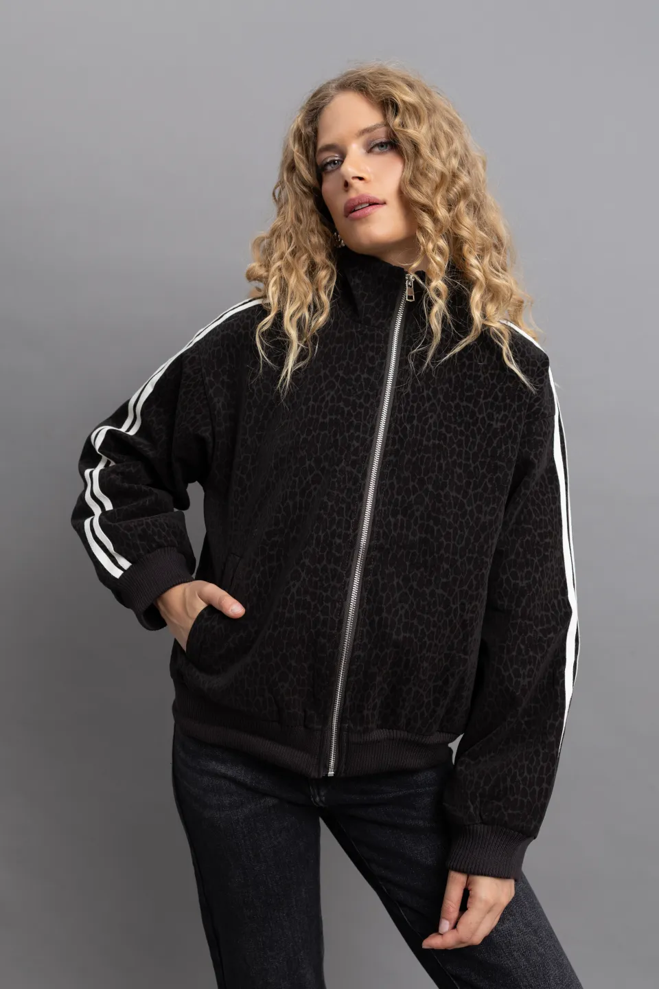 Μαύρο Jacket με Animal Print και Πλαϊνές Ρίγες